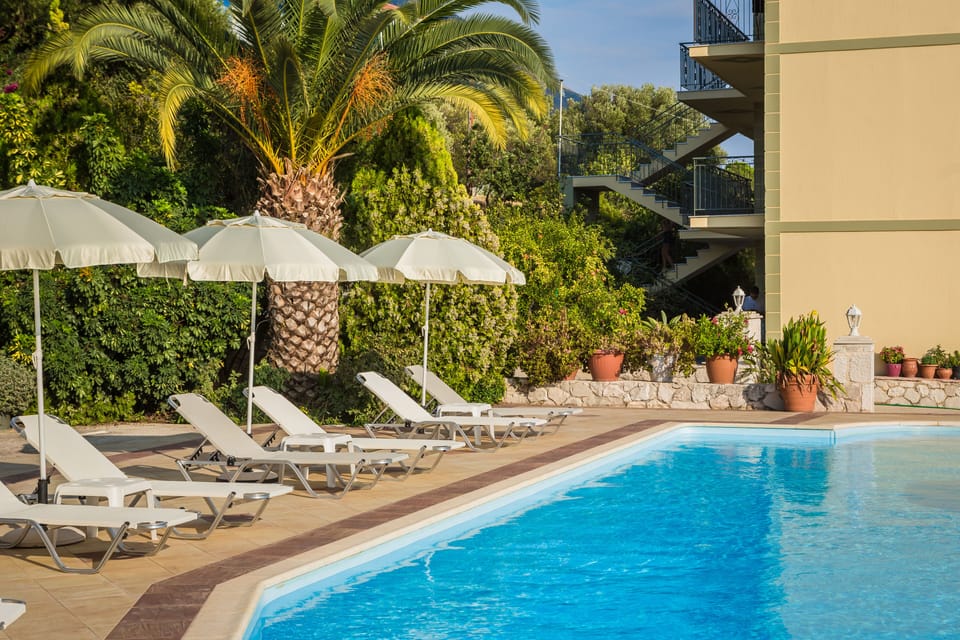 Lourdata, Studios Eagle's Nest: lovely pool, great sea view! Kefalonia holidays