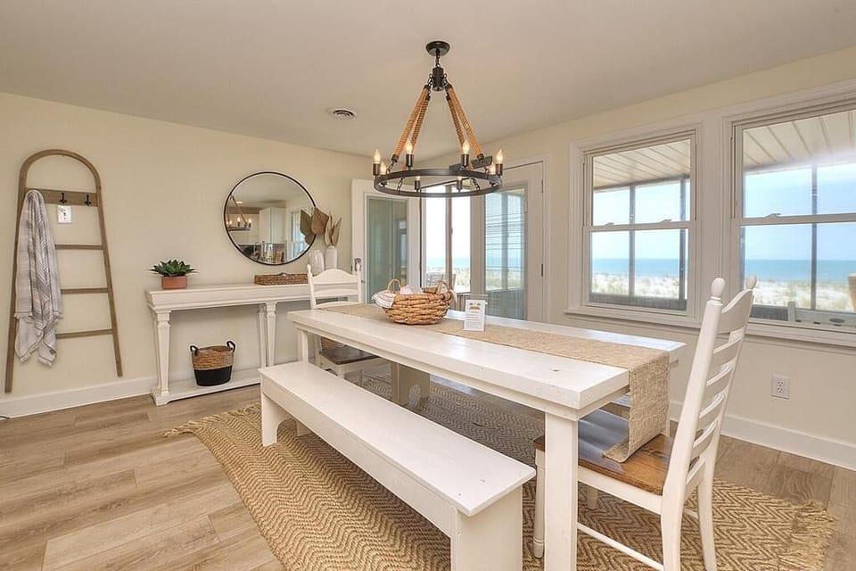 Dining Room
GW 6.2022