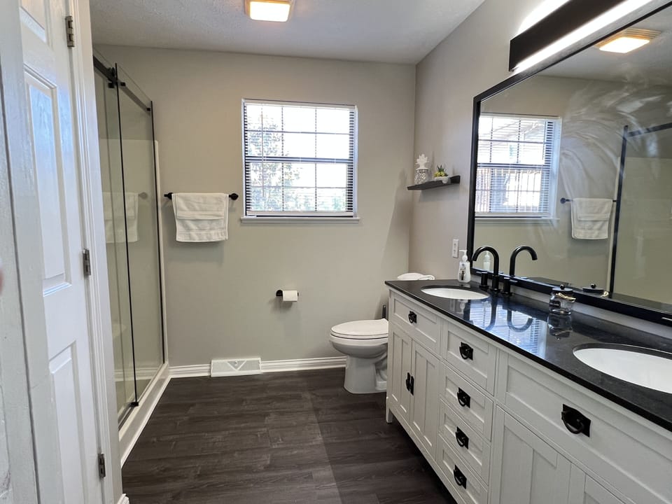 Master bathroom
