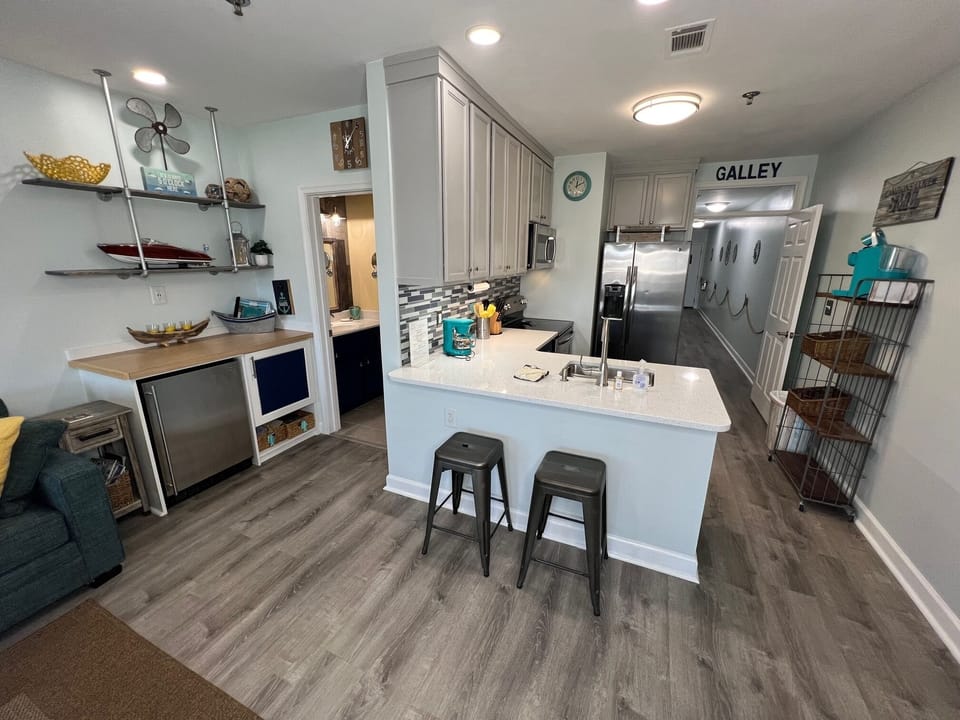 Living/Kitchen Area