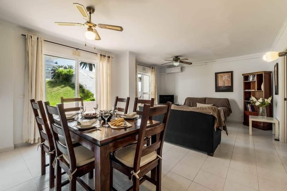 Dining room / Living room 