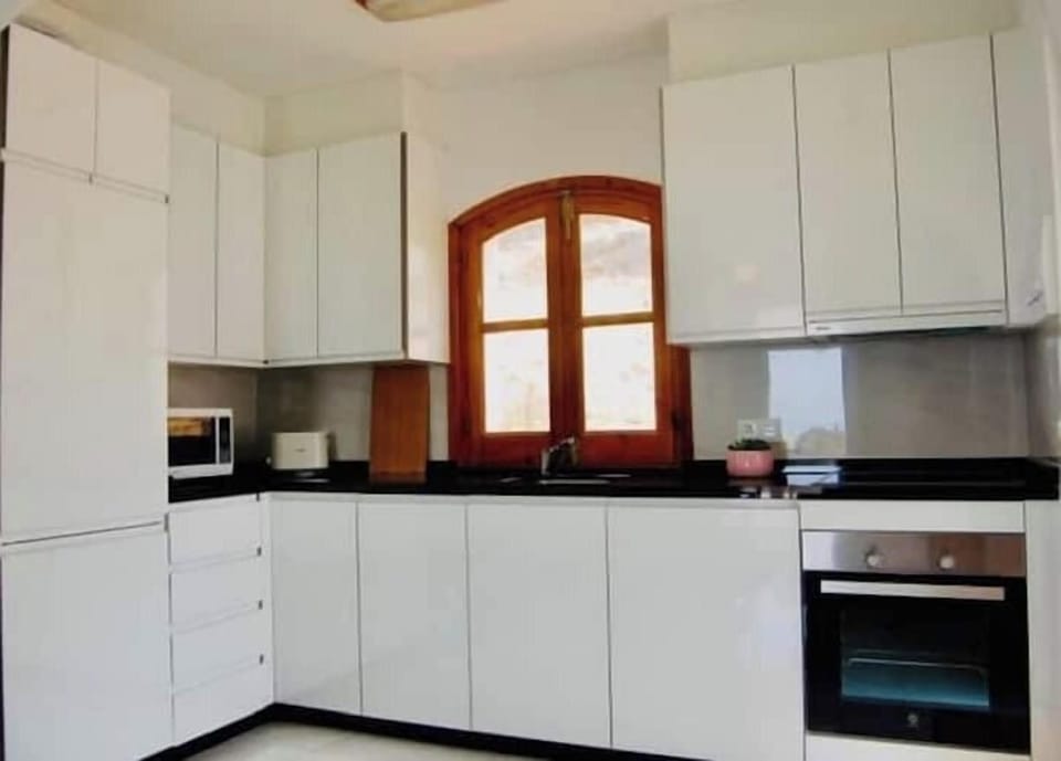 Kitchen (2)