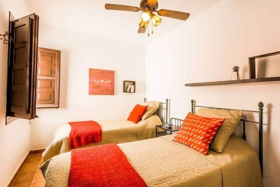 Twin bedroom