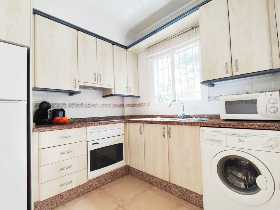 Kitchen (1)