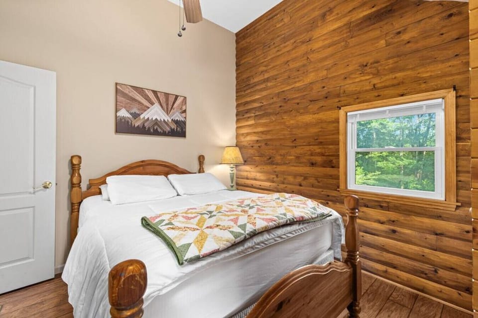 Bedroom #2, upstairs (queen size bed)