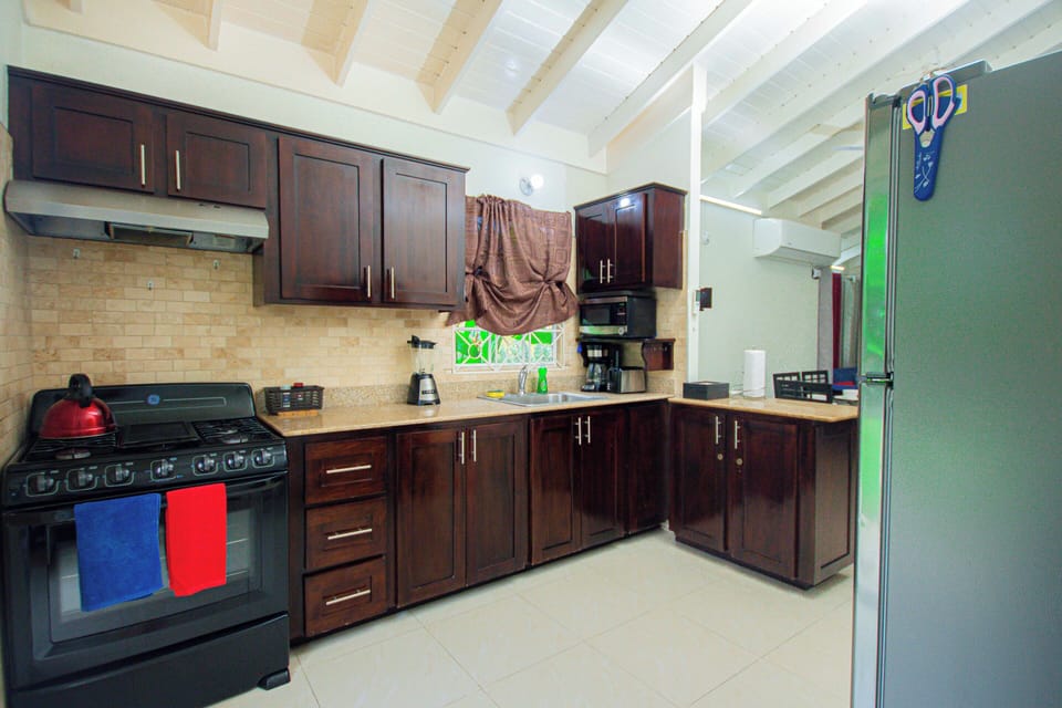 fully stocked full sized kitchen 
