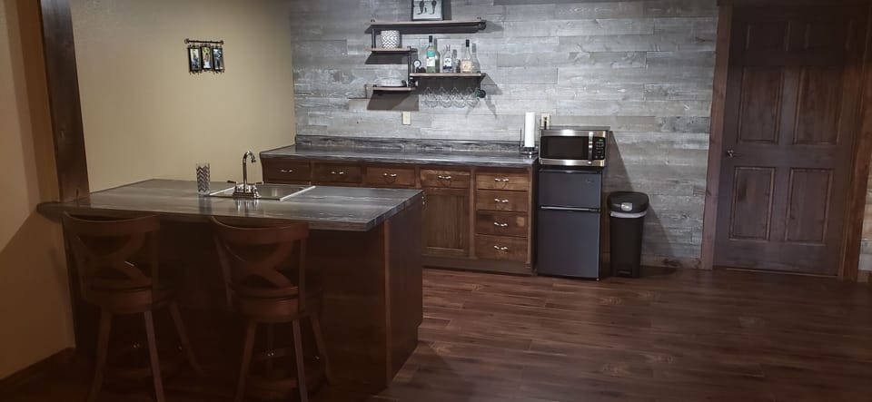 Downstairs Kitchenette 