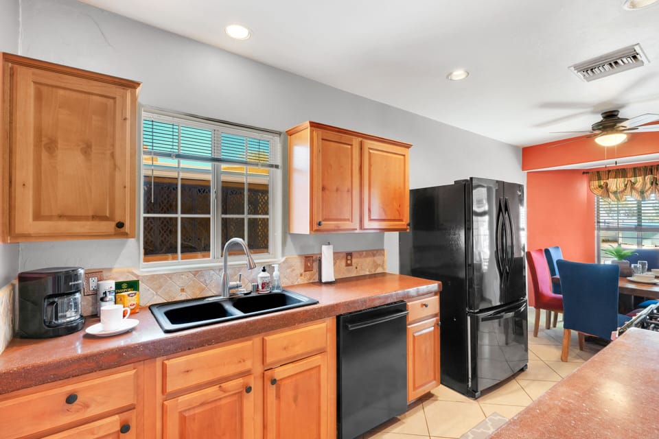 Full kitchen