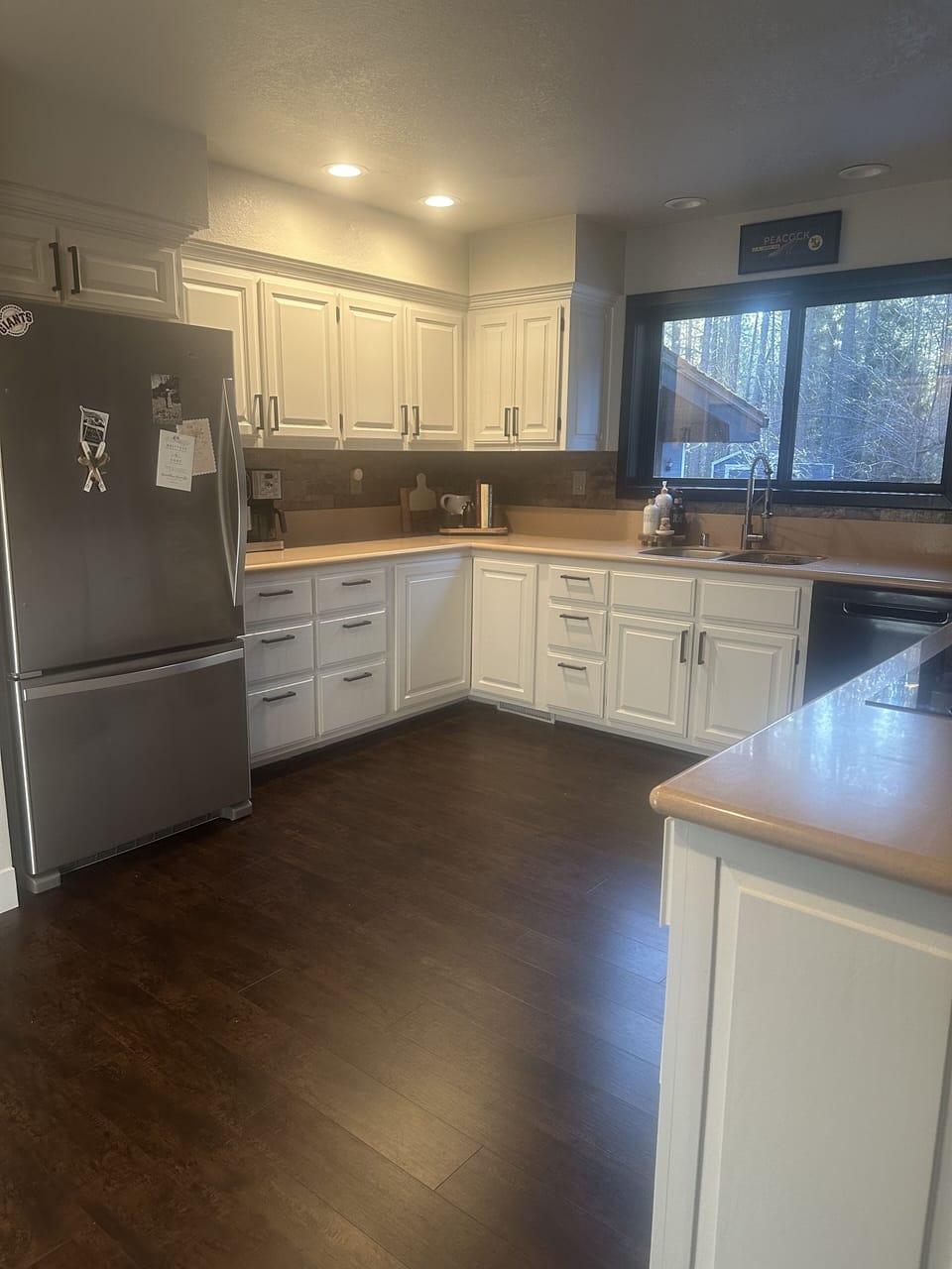 Fully equipped with all the pots, pans & cooking appliances you could want !