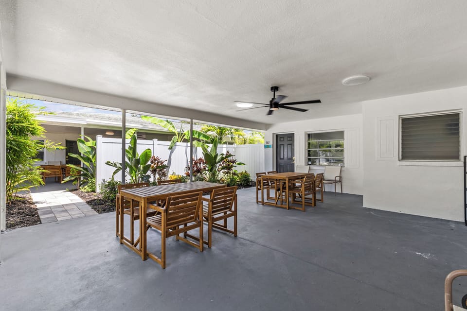 Covered front porch area