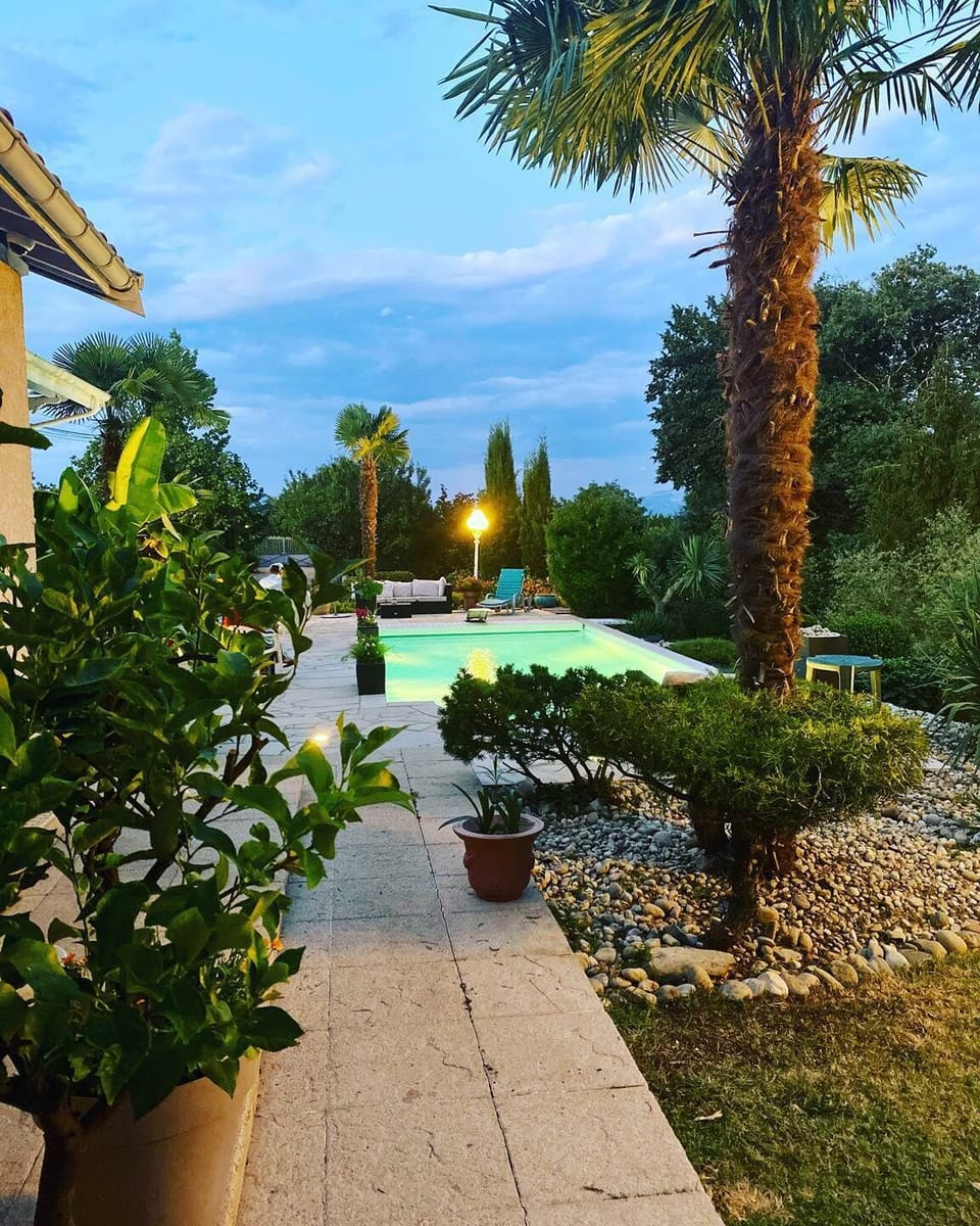 4B46988B-3DDB-4536-A1BD-7ADE7826292C