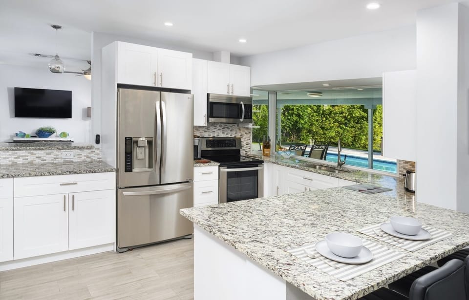 Kitchen has all modern fittings