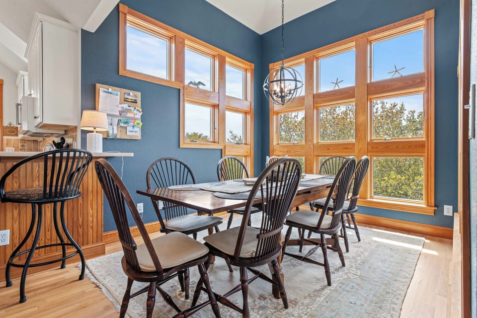 Dining Area - Top Level