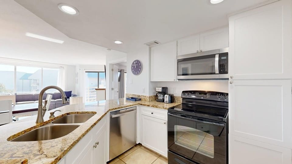 Fully Stocked Kitchen