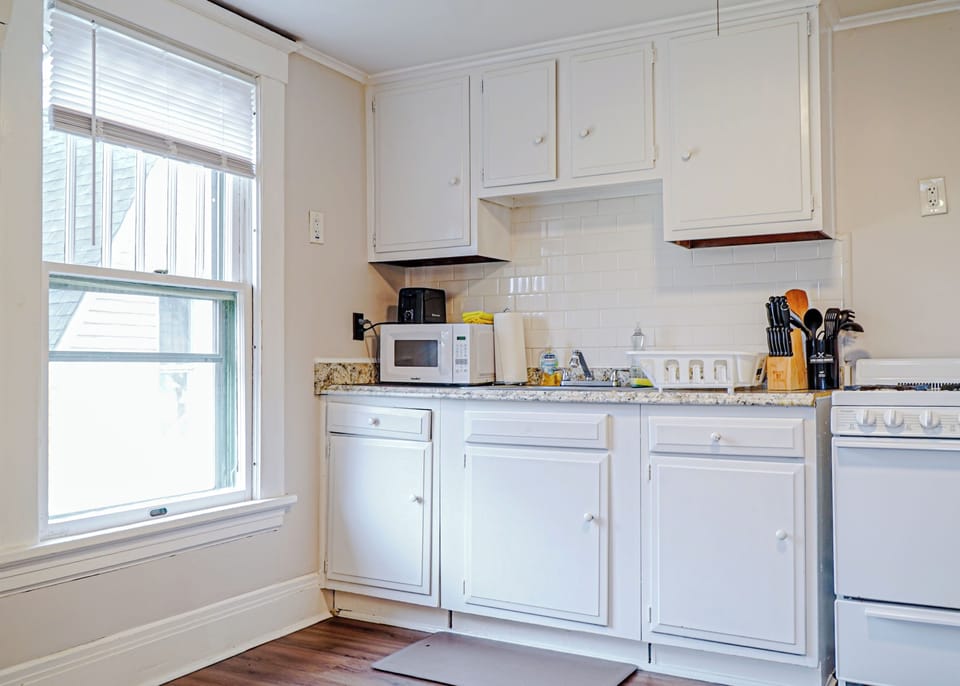 Crisp Kitchen: All White with a Dash of Rustic!
