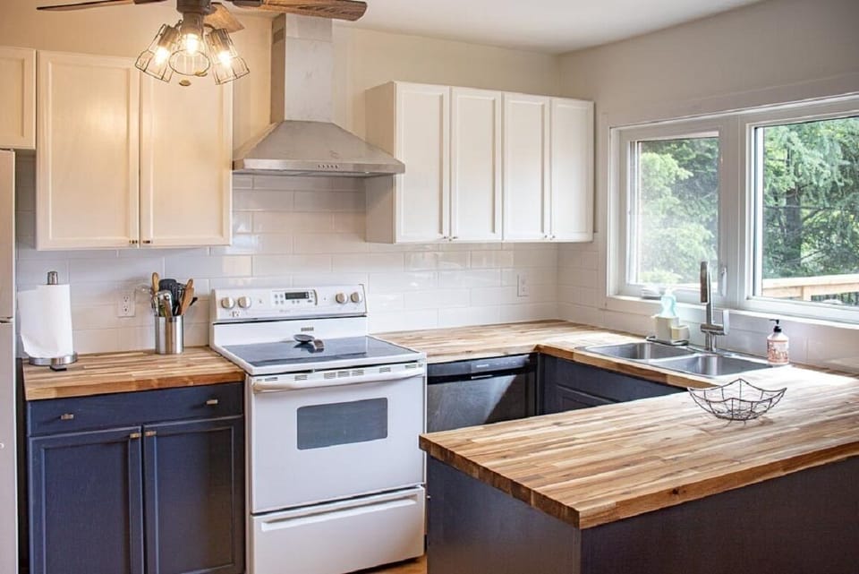 Kitchen (with Dishwasher)