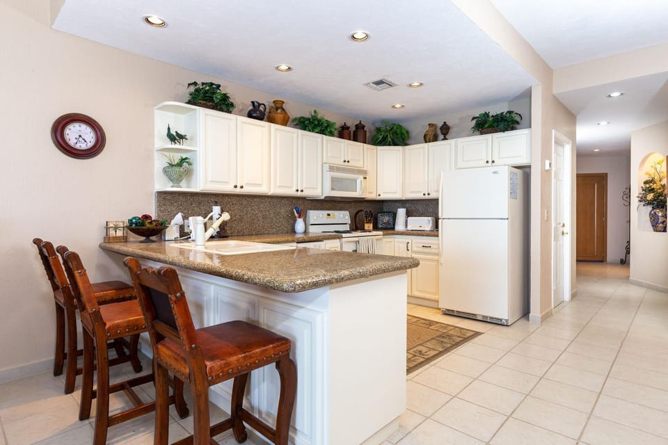 Large kitchen with all major and minor appliances