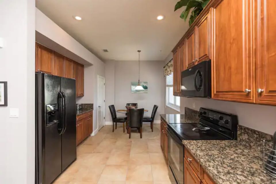 Kitchen and dinette