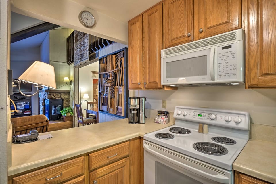 Indoors, Room, Oven, Kitchen, Furniture