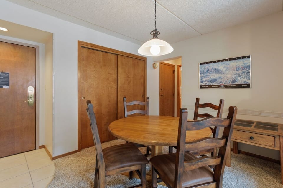 Chair, Furniture, Flooring, Hardwood, Floor