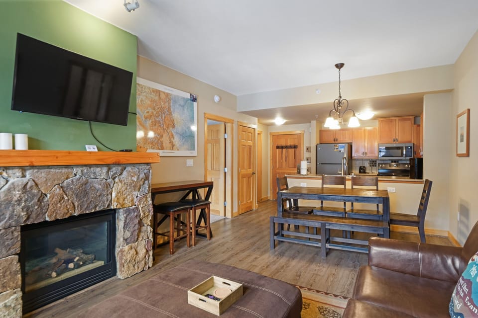Indoors, Furniture, Living Room, Screen, Fireplace