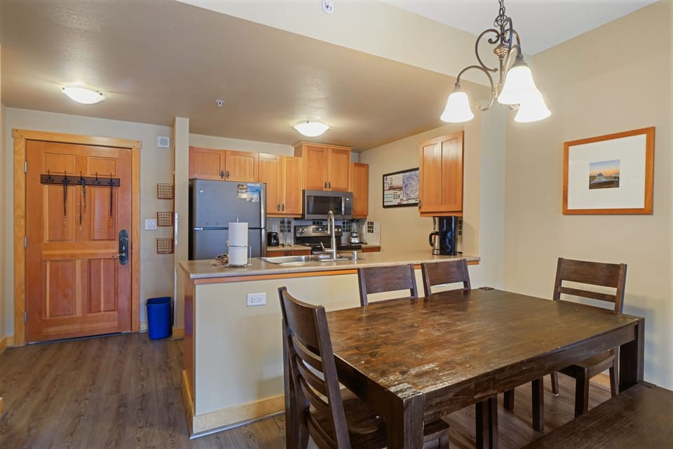Dining Room, Dining Table, Furniture, Indoors, Table