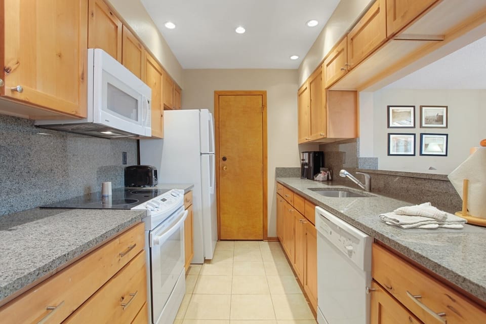 Room, Indoors, Kitchen, Refrigerator, Oven