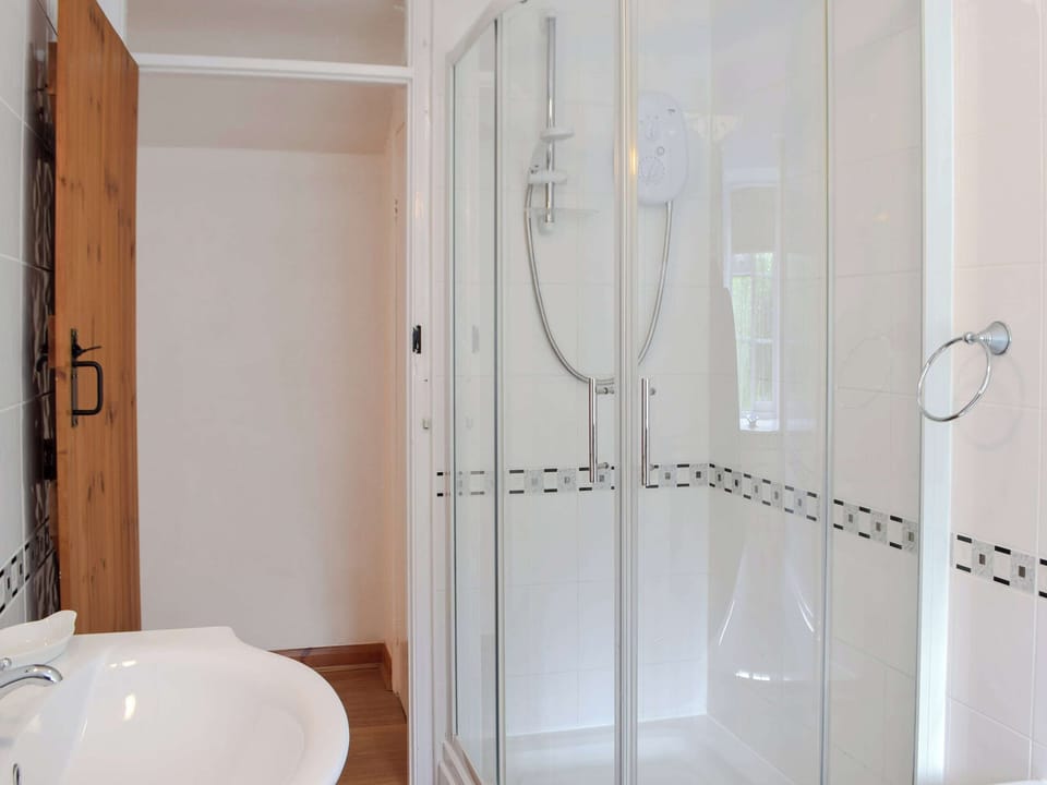 Bathroom | Stoneyford Cottage, Narberth