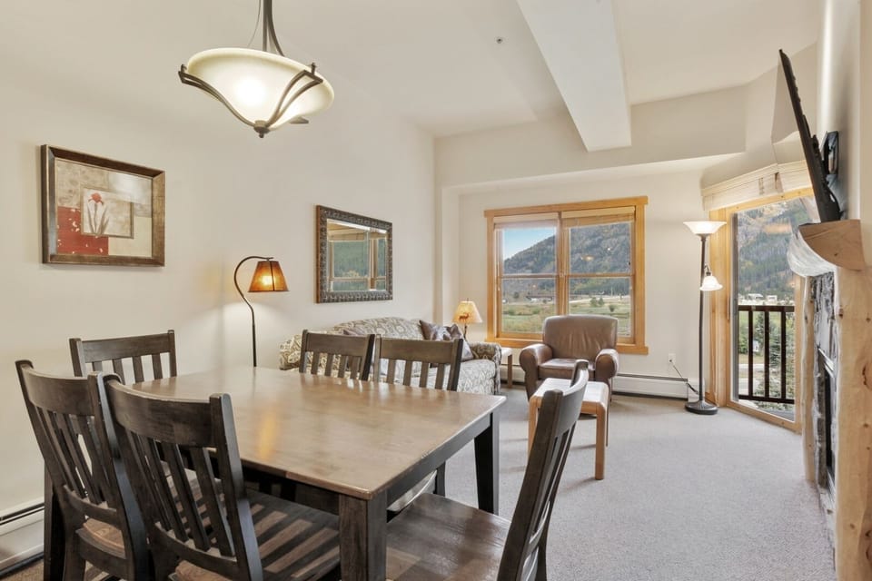 Chair, Furniture, Flooring, Hardwood, Indoors