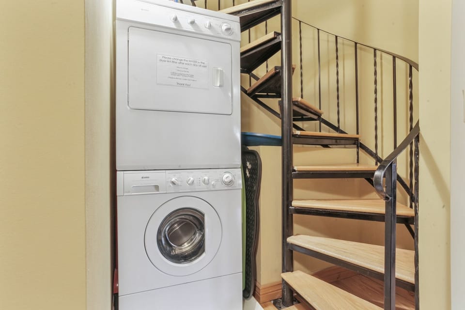 Staircase, Hardwood, Dryer