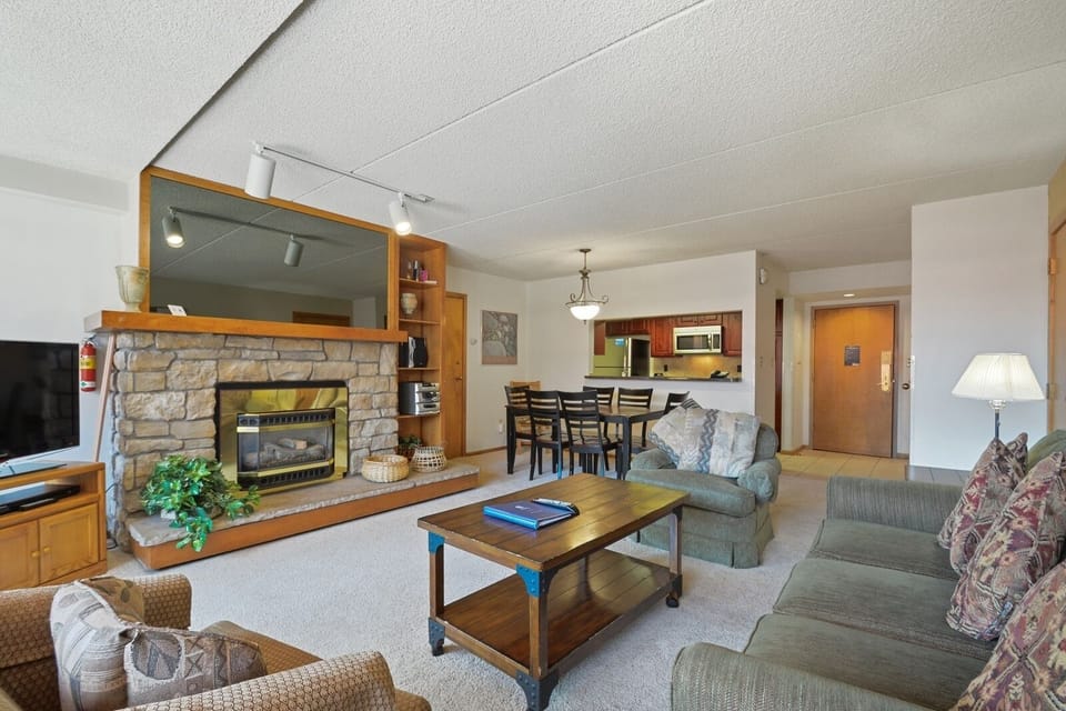 Living Room, Indoors, Room, Furniture, Couch