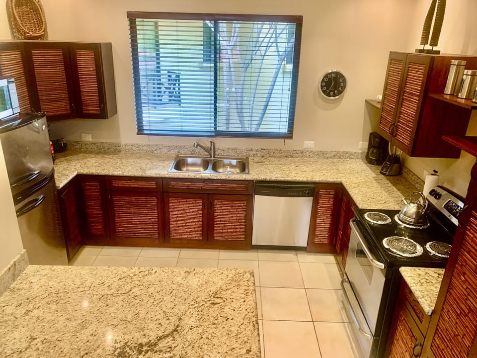 Full sized well equip kitchen
