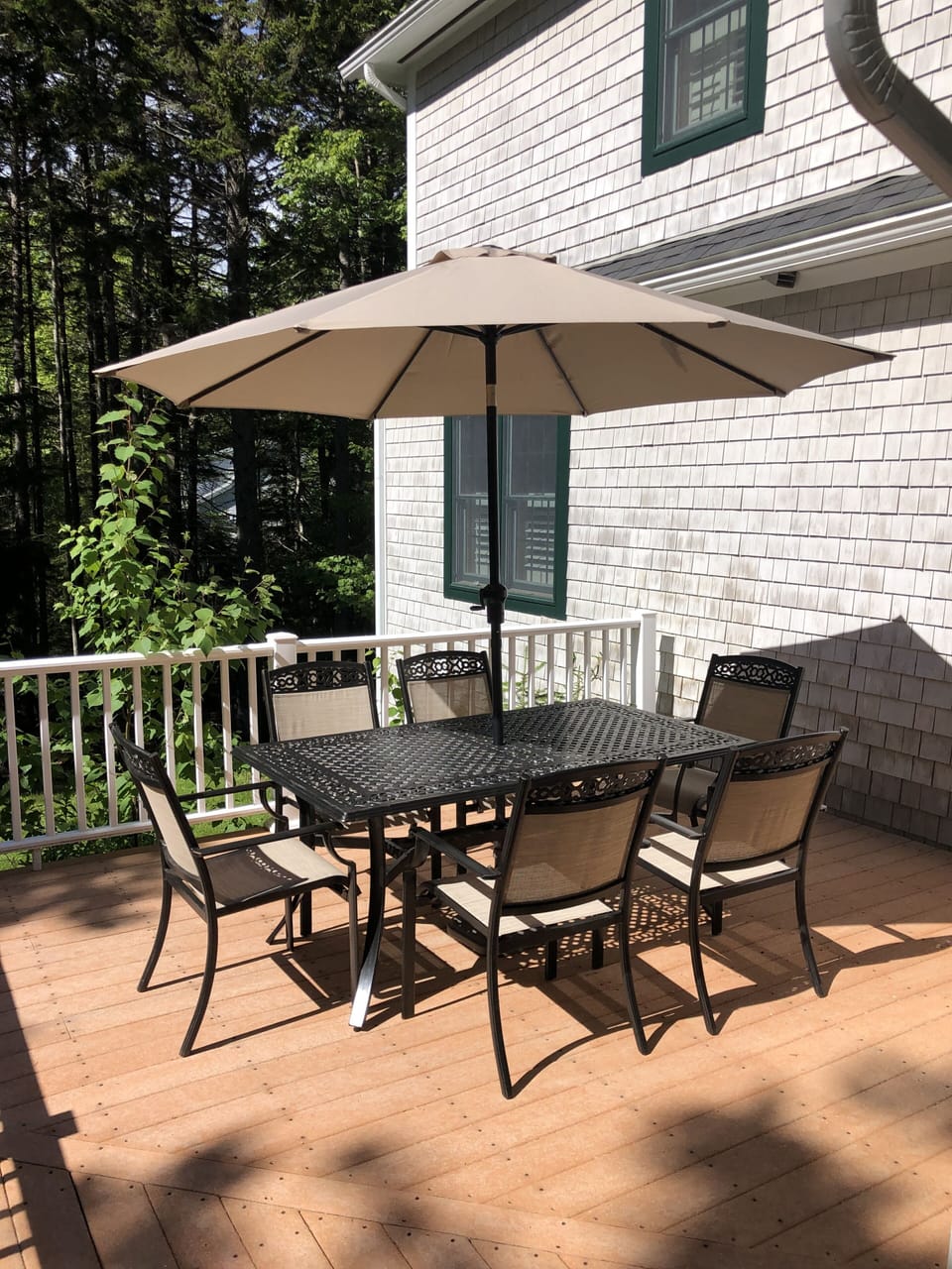 Rear Deck Dining Area (has Weber Grill)
