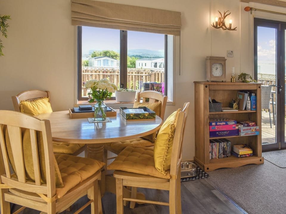 Dining Area | Y Nyth Yn Bwthyn Coed Gellyg, Dinas Dinlle, near Caernarfon