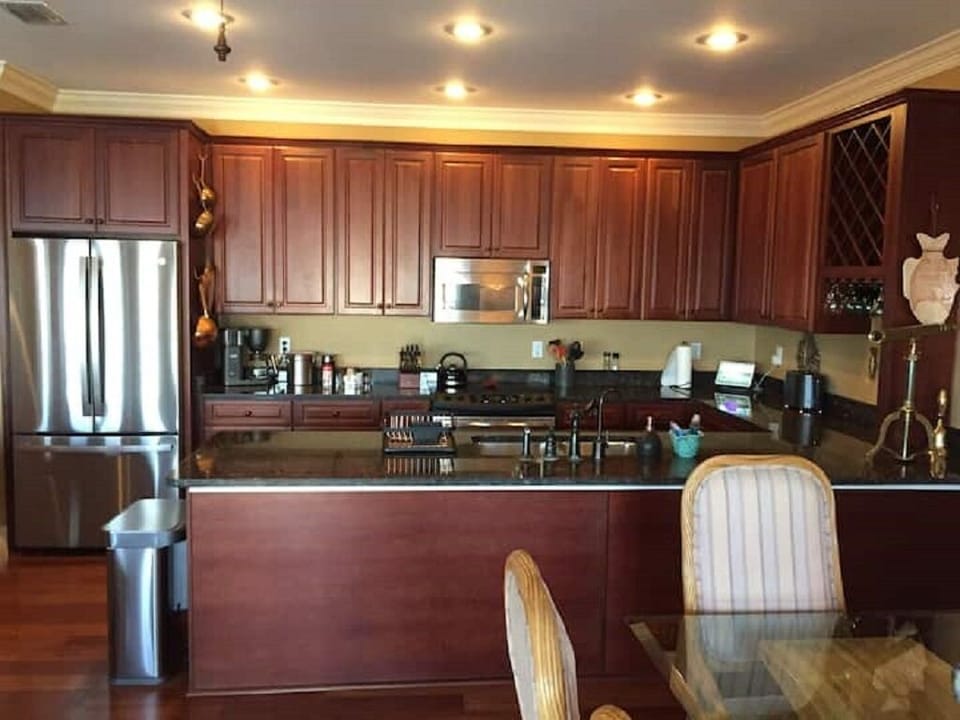 Top of the line appliances, finishes and kitchenwares 