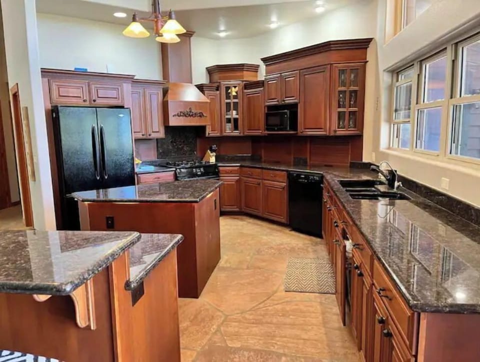 Large kitchen to cook for all of your family and guests.