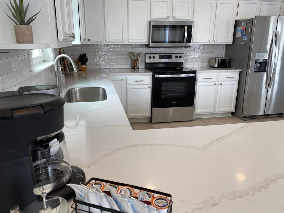 Luxe, spacious gorgeous kitchen for your enjoyment