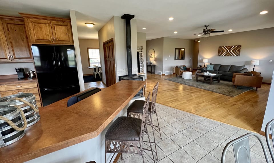 Breakfast nook and bar seating