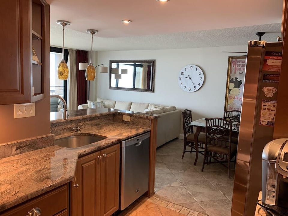 View from the kitchen - watch the ocean while preparing and cleaning up!