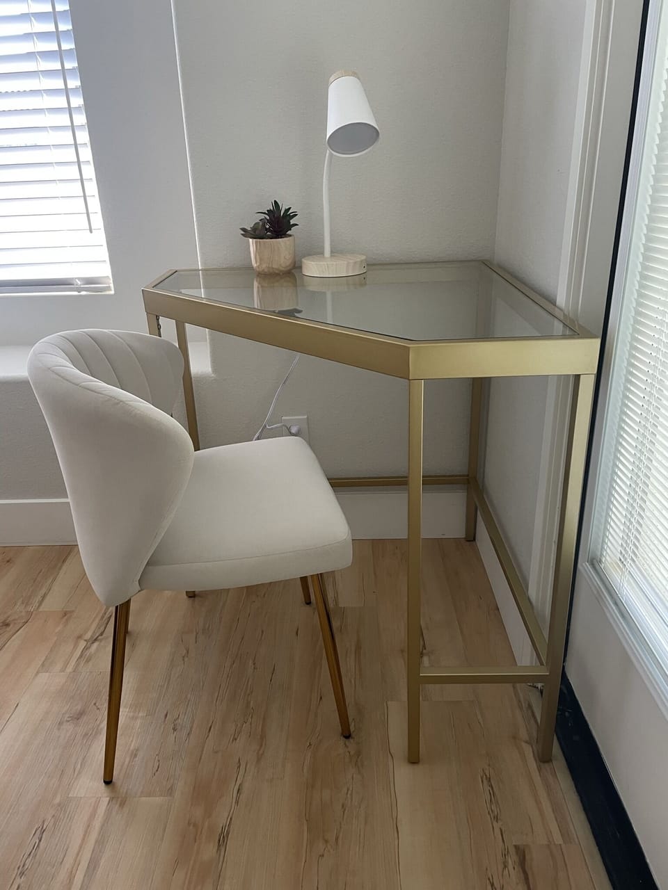 Work space with High speed WiFi