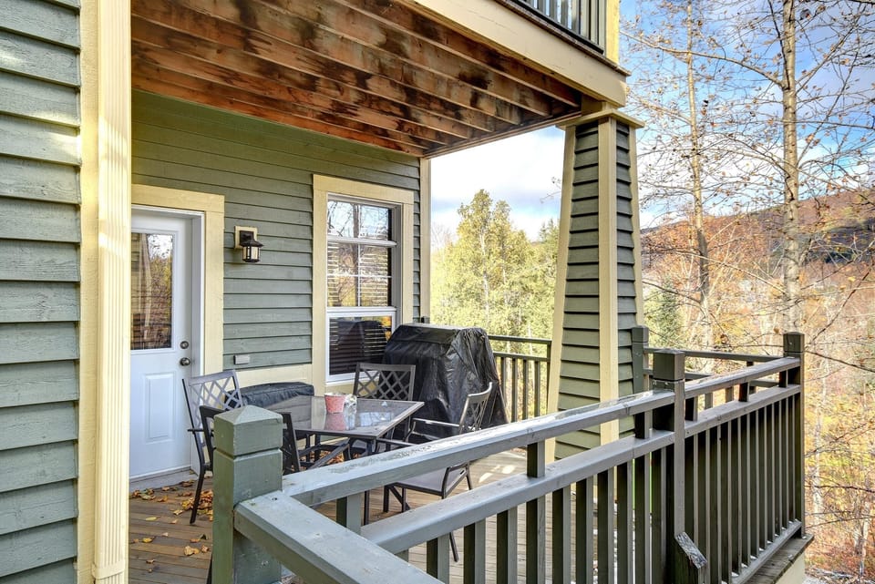 Private balcony BBQ with beautiful ski mountain views