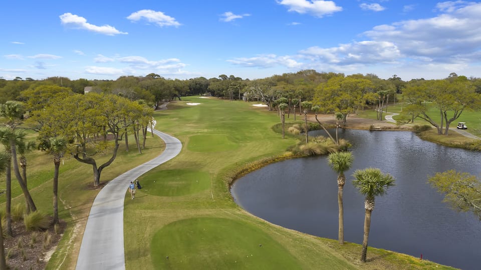 Nearby Golf Course!