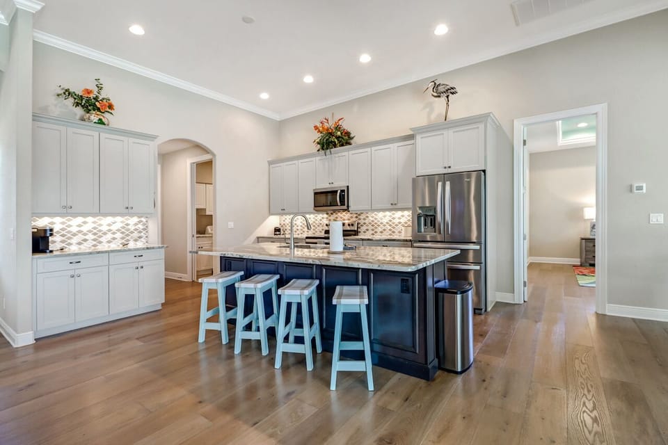Eat In Kitchen