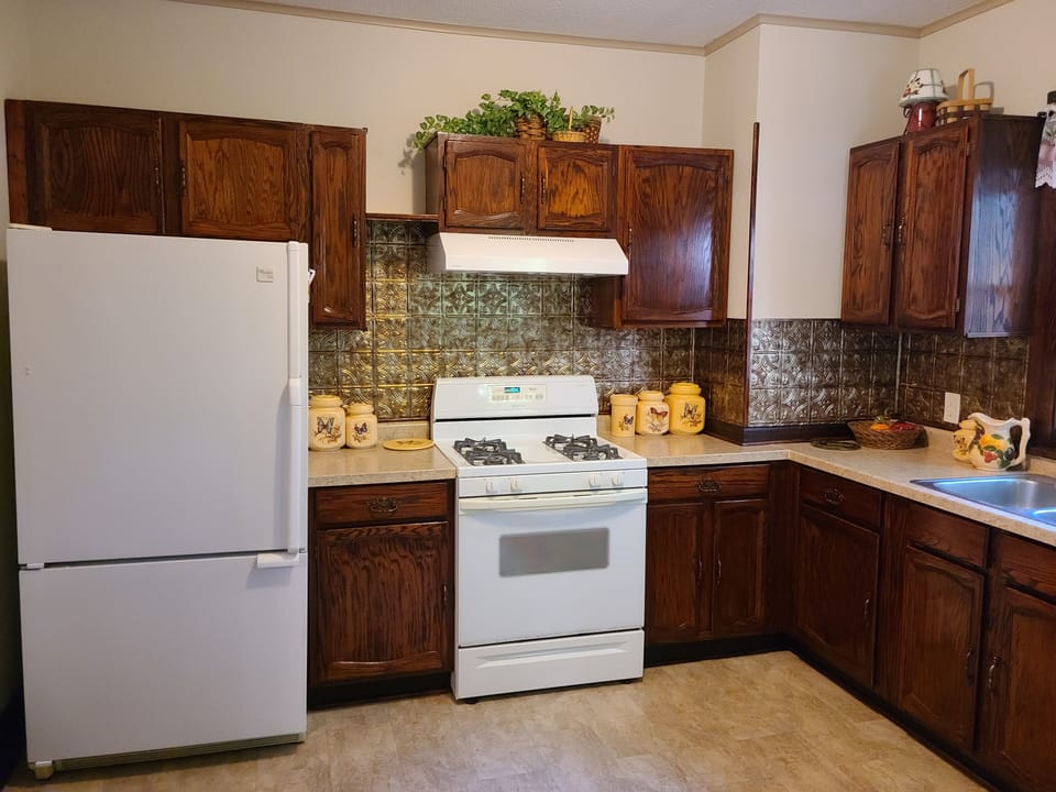 Kitchen with Full-Sized appliances & all the cooking essentials. 