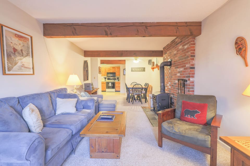 Living area to kitchen