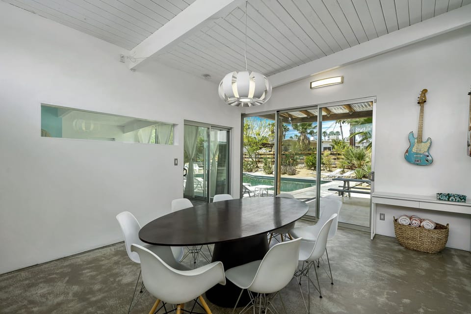Dining Room, seating for 8