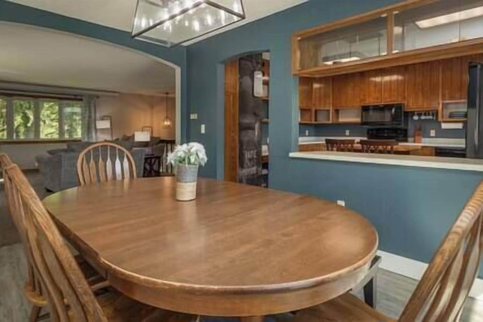 Dining Room (2)