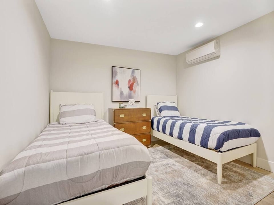2nd Bedroom #2