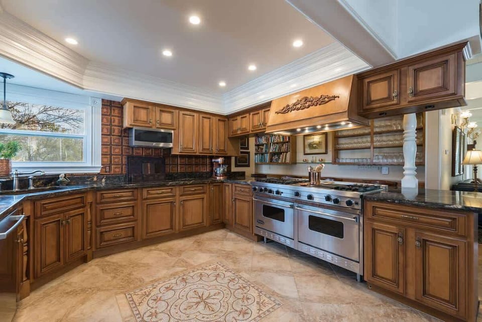 Chef’s Kitchen with Double Viking Ovens