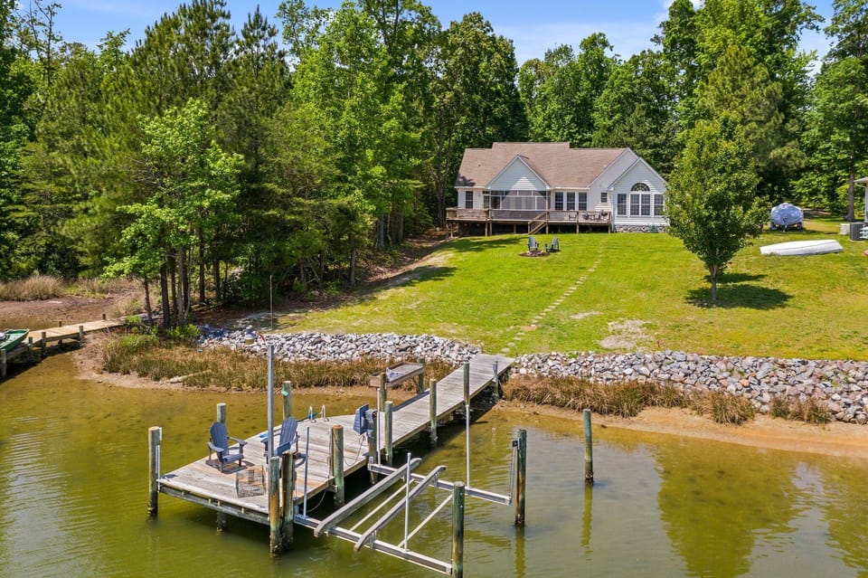 Private dock with 4ft MLW, swimming, fishing